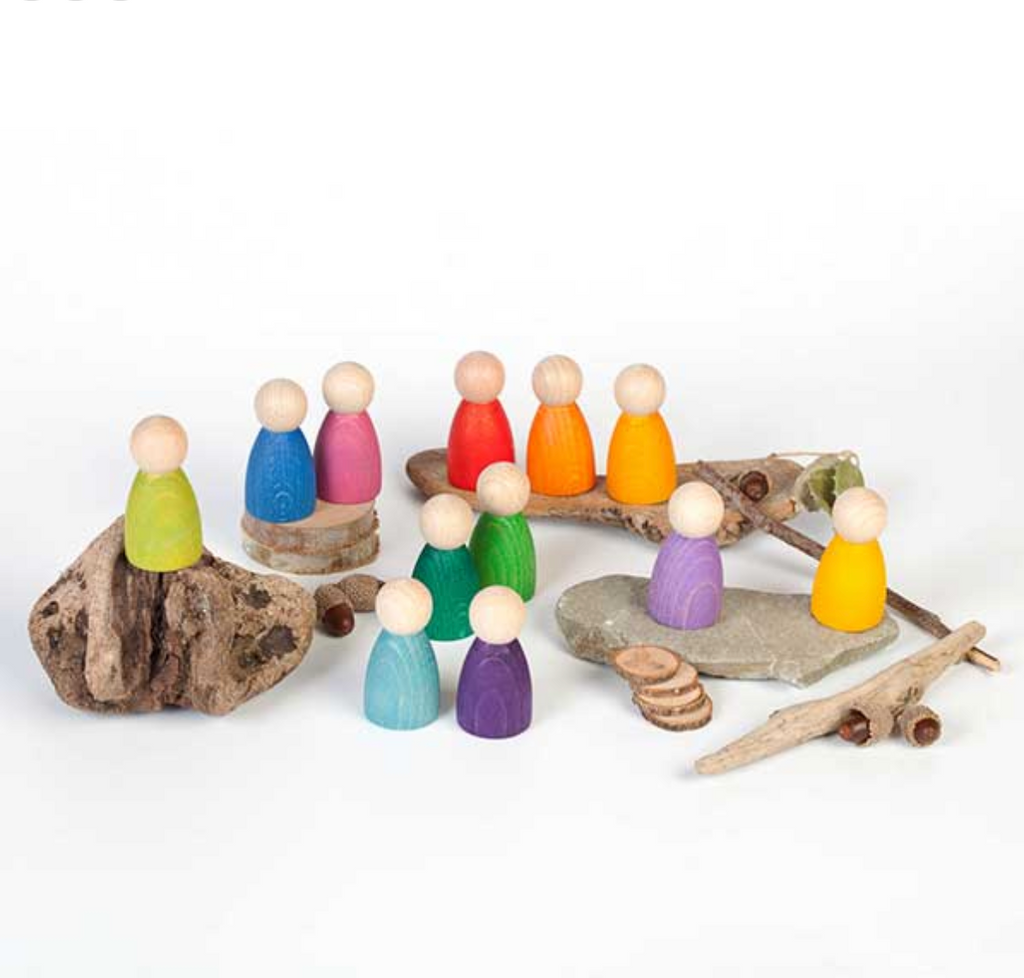 Grapat Twelve Nins Wooden Peg People